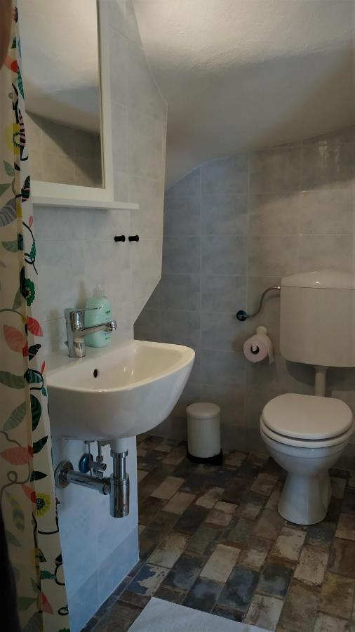 Postaja 33 Apartamento Zgornje Skofije Exterior foto