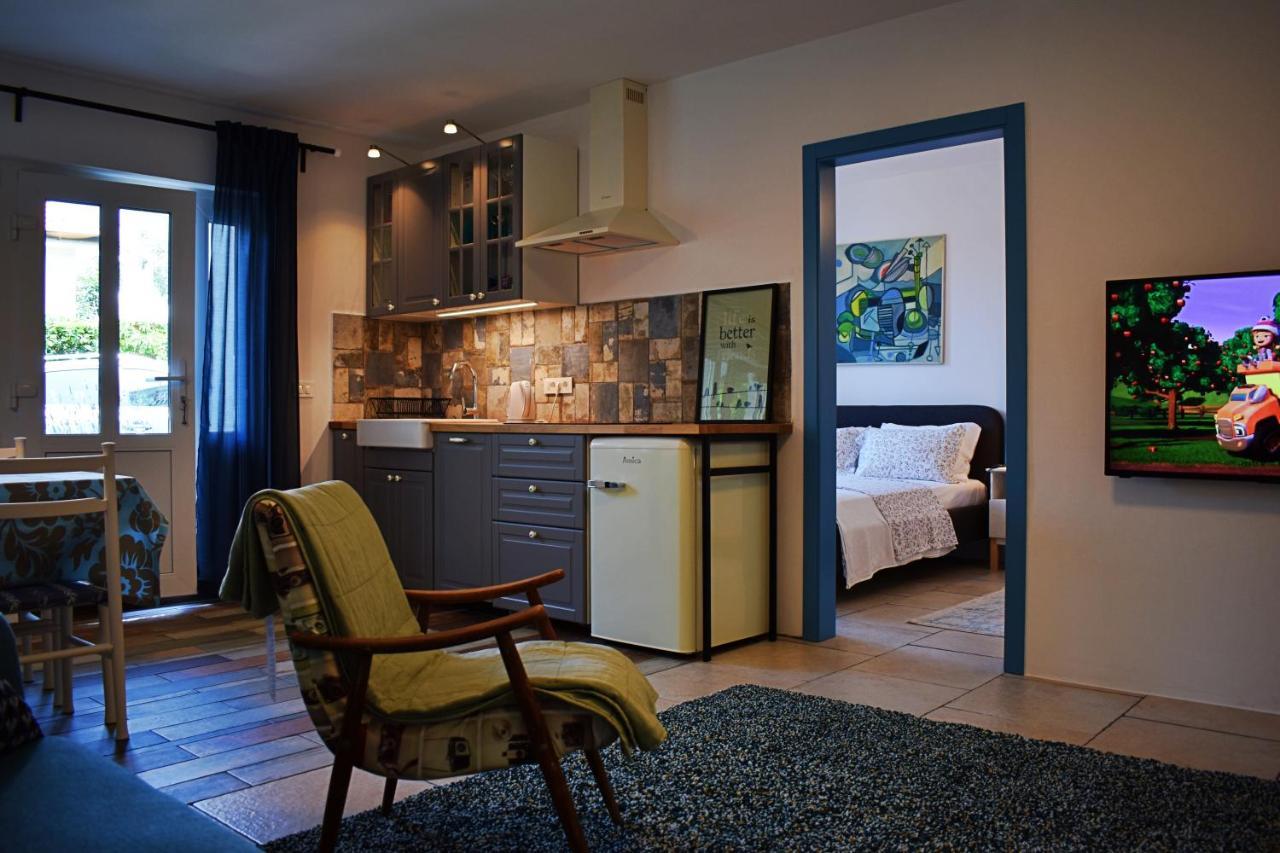 Postaja 33 Apartamento Zgornje Skofije Exterior foto