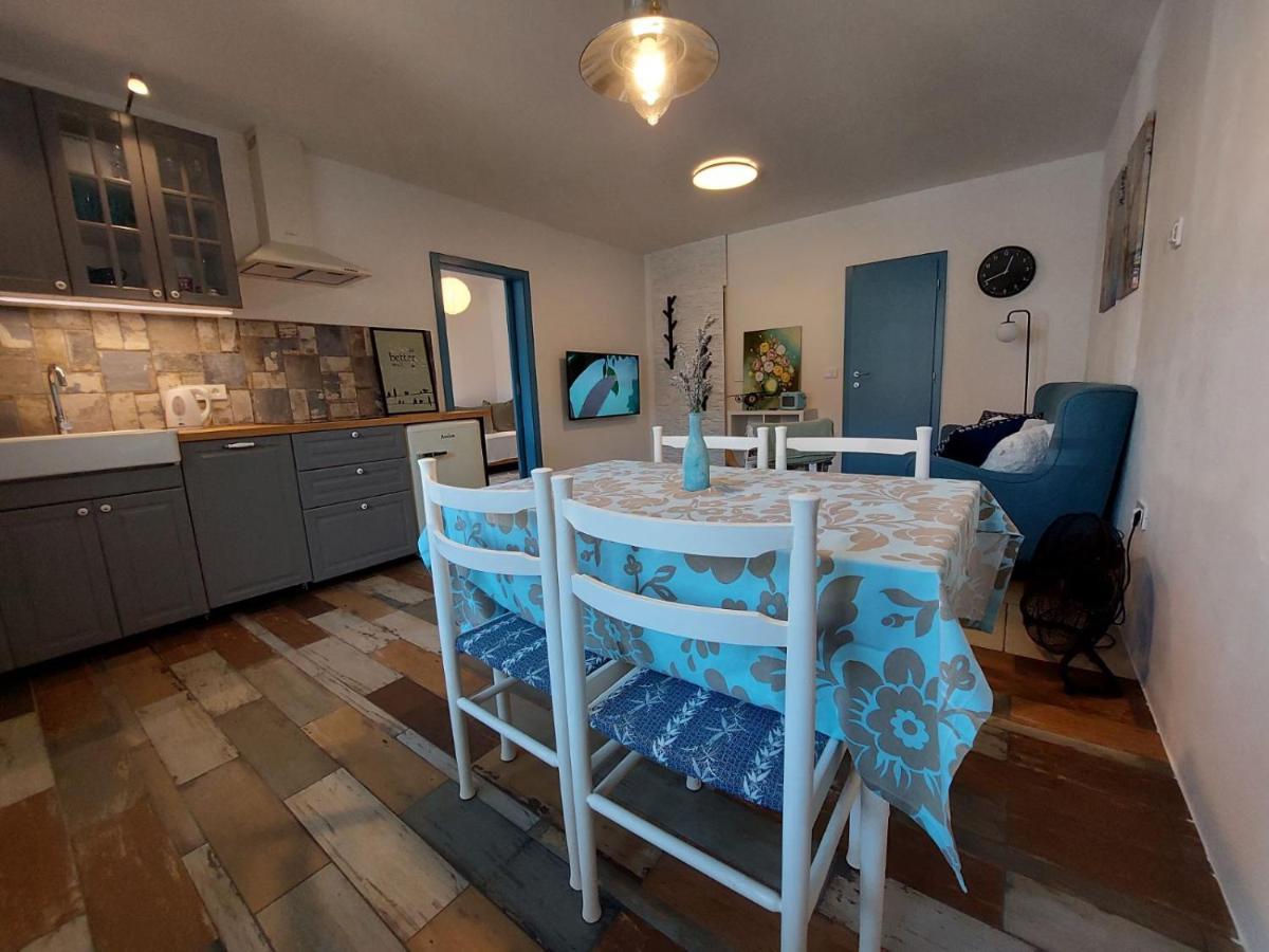 Postaja 33 Apartamento Zgornje Skofije Exterior foto