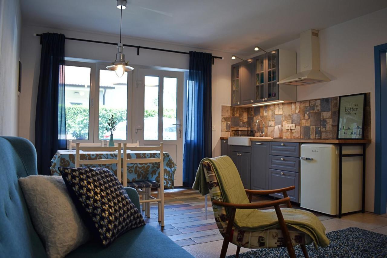 Postaja 33 Apartamento Zgornje Skofije Exterior foto
